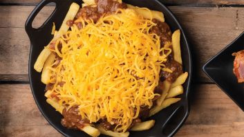 Chili cheese fries
