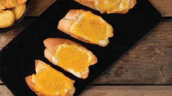Garlic bread with cheese