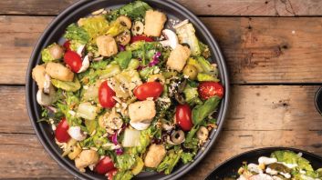 Halloumi salad