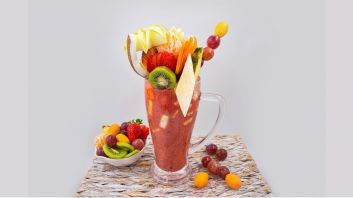 Tropical Slices Cocktail