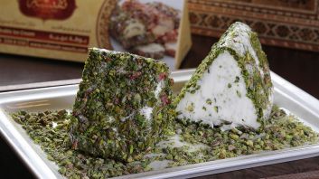 رول بوظة عربي