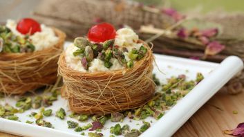 عش البلبل بالقشطة قطعة
