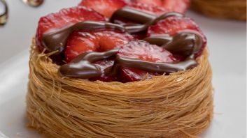 عش البلبل بالنوتيلا قطعة